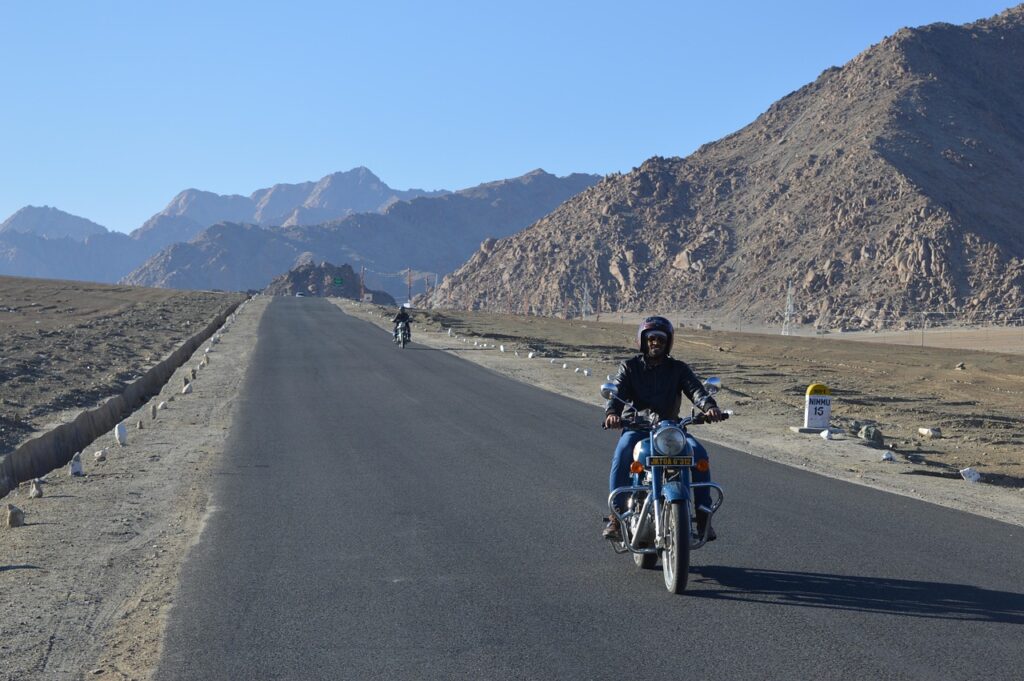 Ladakh bike tour with summit and saddle
